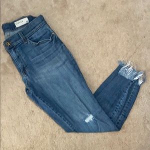 Pistola Distressed Skinny Jeans w/ Frey hem